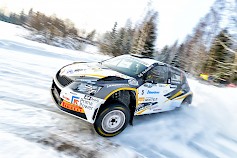 Hallitseva SM1 -luokan mestari Teemu Asunmaa lähtee haastajan roolissa talvikauden viimeiseen SM-ralliin Joensuuhun. (Kuva: Toni Ollikainen)