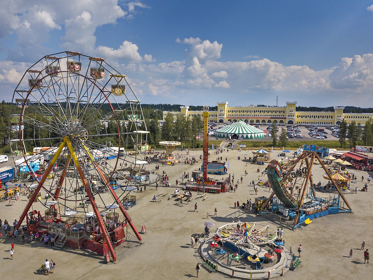 Miljoona Tivoli kieputtaa alle 13-vuotiaita ilmaiseksi Tuurissa 5.8.2018 saakka. Avoinna joka päivä kello 12-18.