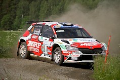 SM-sarjan SM1 -luokan piikkipaikalta Pohjanmaa Ralliin starttaa viime vuonna Pohjanmaan sorateitä voiton hakenut Emil Lindholm. (Kuva: JiiVee Korpela)