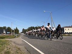 Elokuinen pyöräily tarjoaa monenlaisia positiivisia elämyksiä.