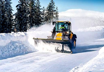 Matekolta kerrotaan, että tulevaisuudessa sähkökäyttöisten koneiden ennustetaan lisääntyvän. Koneet testataan vaativissa oloissa, Suomen Lapissa.